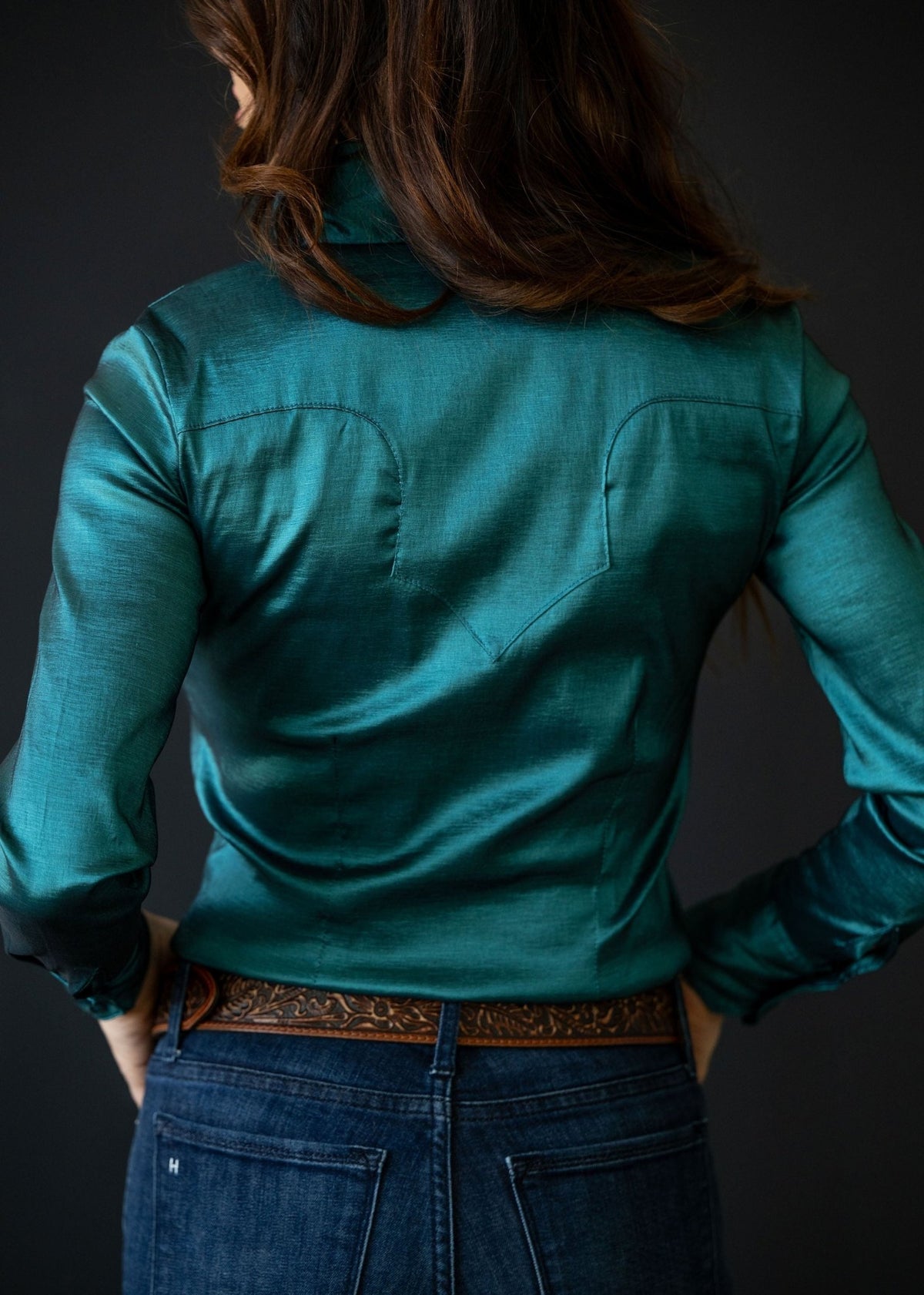 Structured western taffeta show shirt with subtle stretch in turquoise.