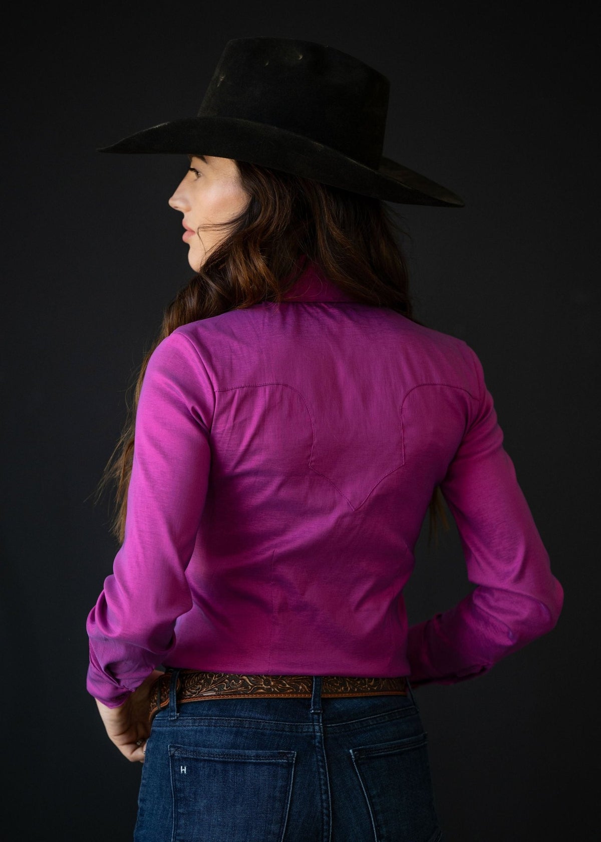 Structured western taffeta show shirt with subtle stretch. Front and back yoke.