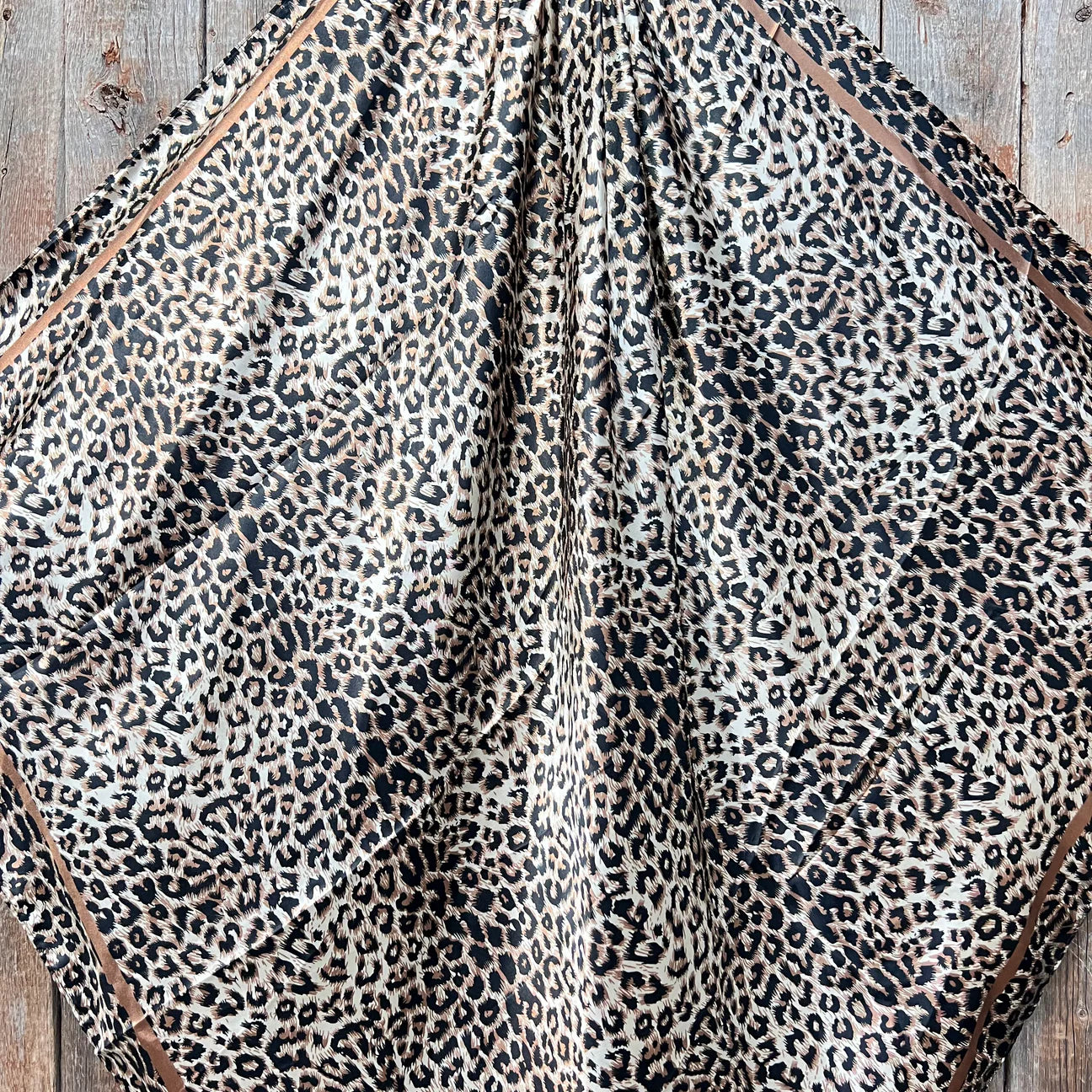 35" x 35" Leopard Print Wild Rag WR168